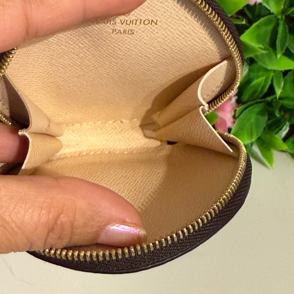 Louis Vuitton Monogram Key Charm Pouch - Picture 8 of 11